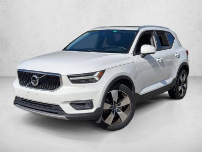 2019 Volvo XC40 T5 AWD Momentum
