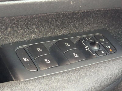 2019 Volvo XC40 T5 AWD Momentum