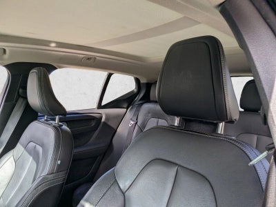 2019 Volvo XC40 T5 AWD Momentum
