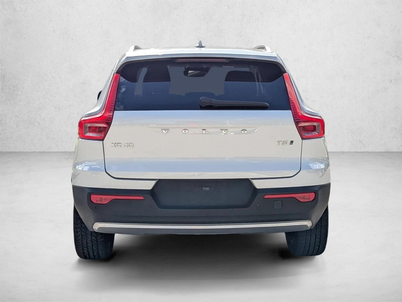 2019 Volvo XC40 T5 AWD Momentum