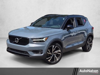 2022 Volvo XC40 T5 AWD R-Design