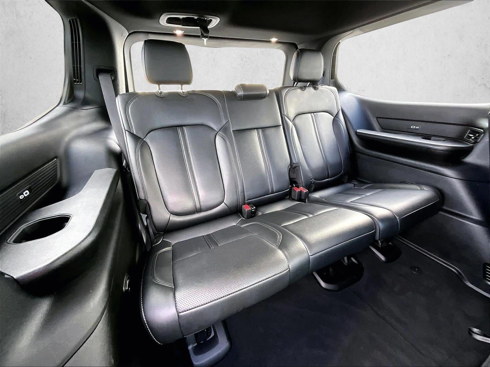 2024 Jeep Wagoneer 4x2