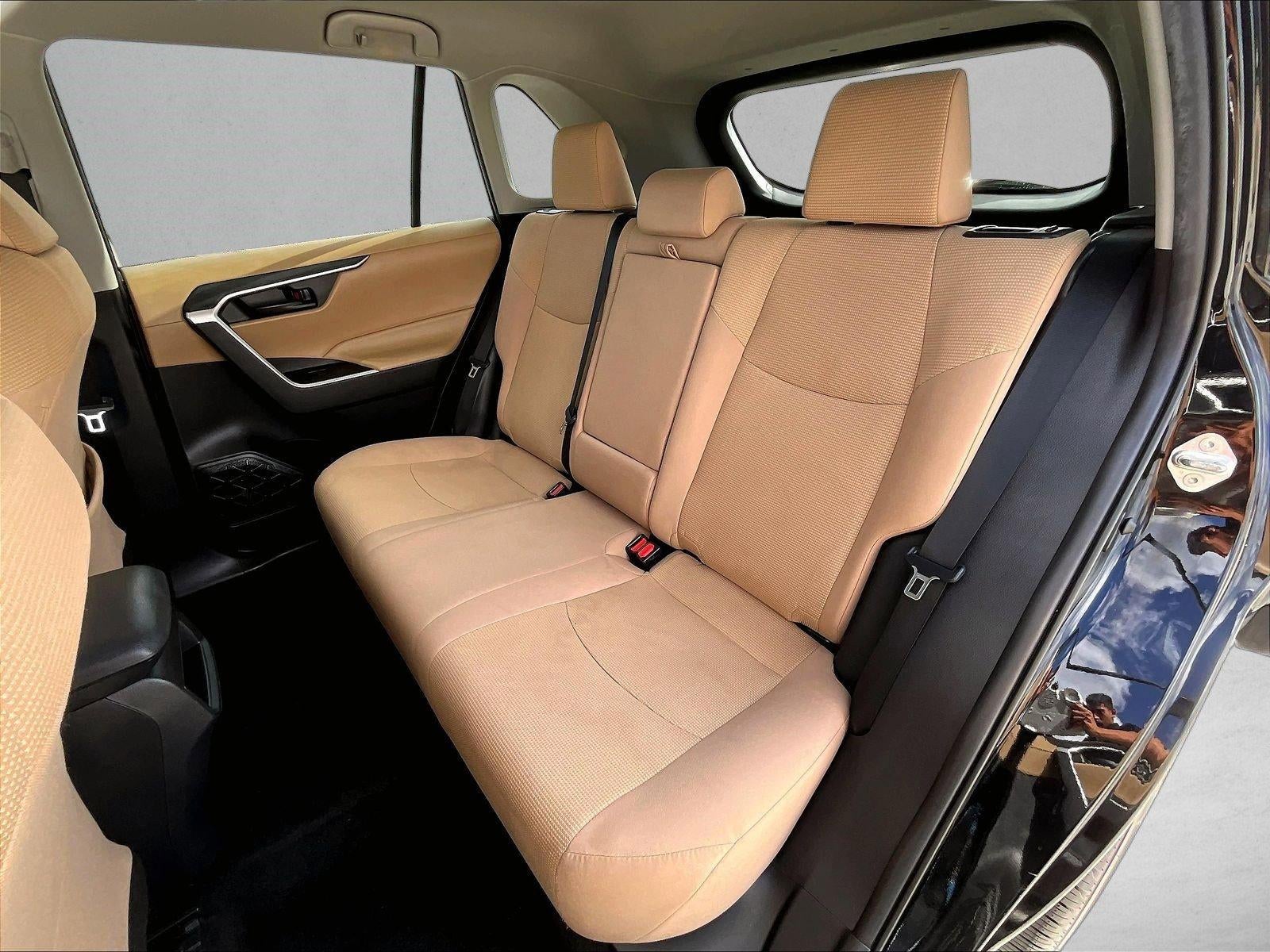 2021 Toyota RAV4 LE FWD (GS)