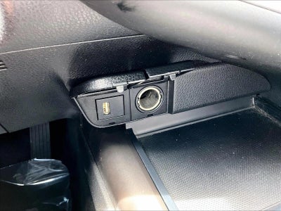 2022 Toyota Camry SE Auto (SE)