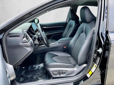 2022 Toyota Camry SE Auto (SE)