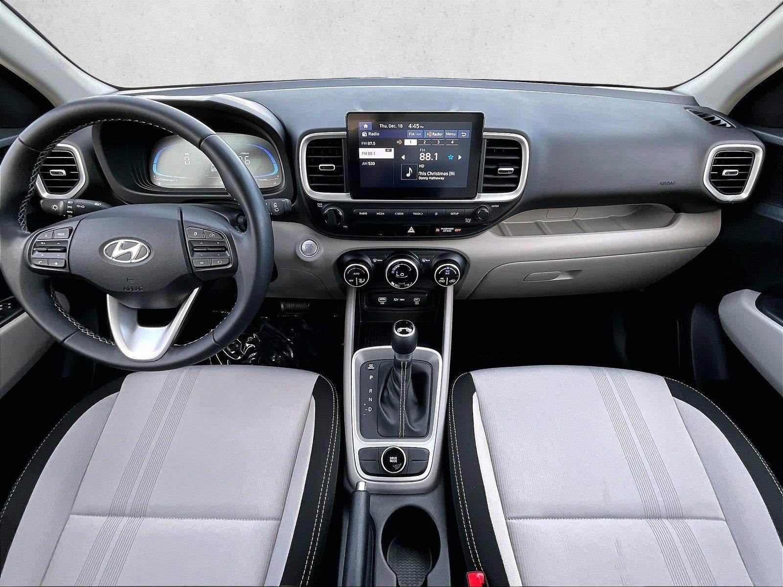 2024 Hyundai VENUE SEL IVT