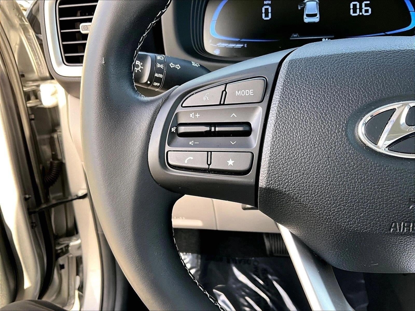 2024 Hyundai VENUE SEL IVT