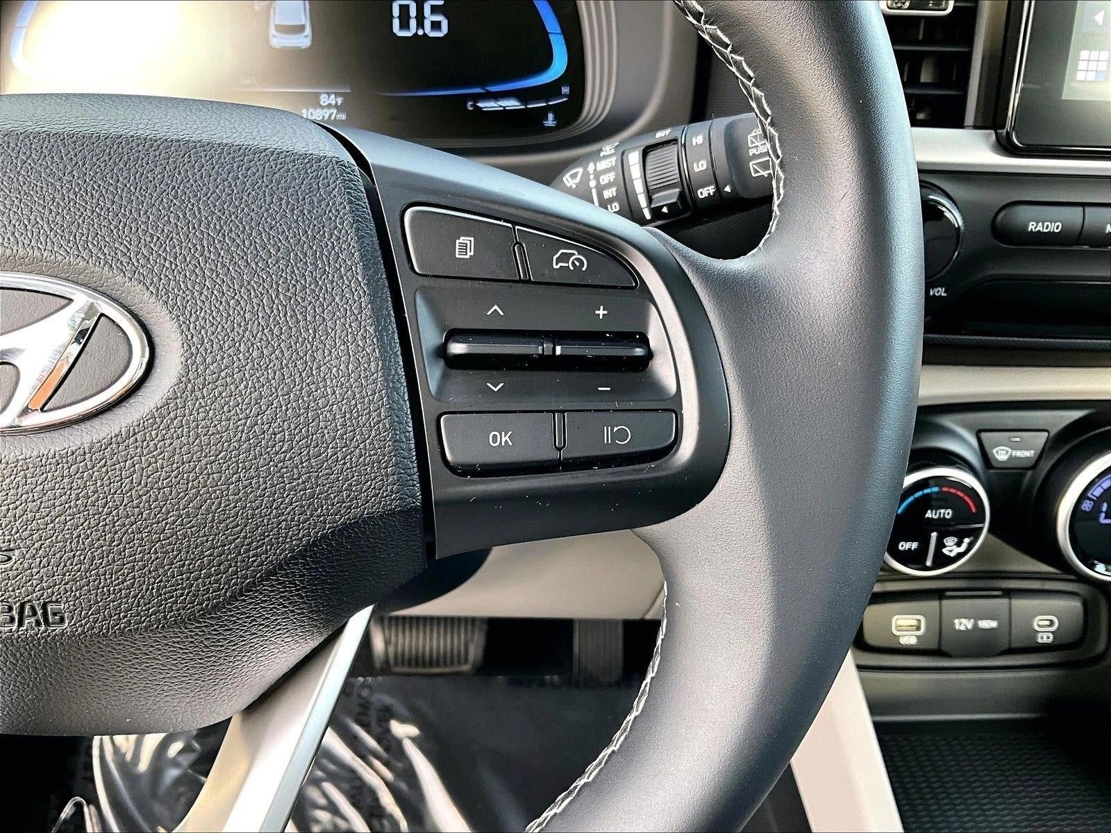 2024 Hyundai VENUE SEL IVT