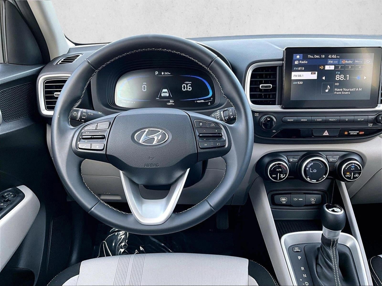 2024 Hyundai VENUE SEL IVT