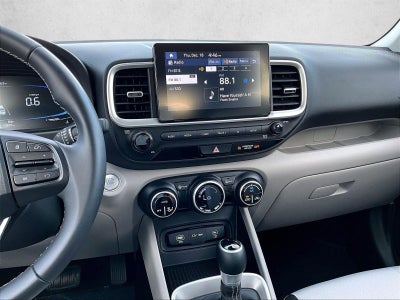 2024 Hyundai VENUE SEL IVT
