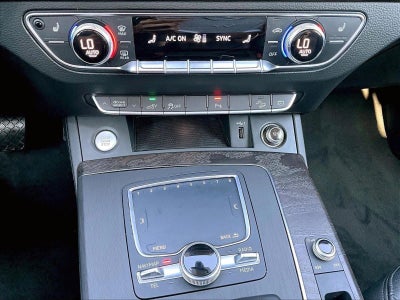 2020 Audi Q5 Premium 55 TFSI e quattro