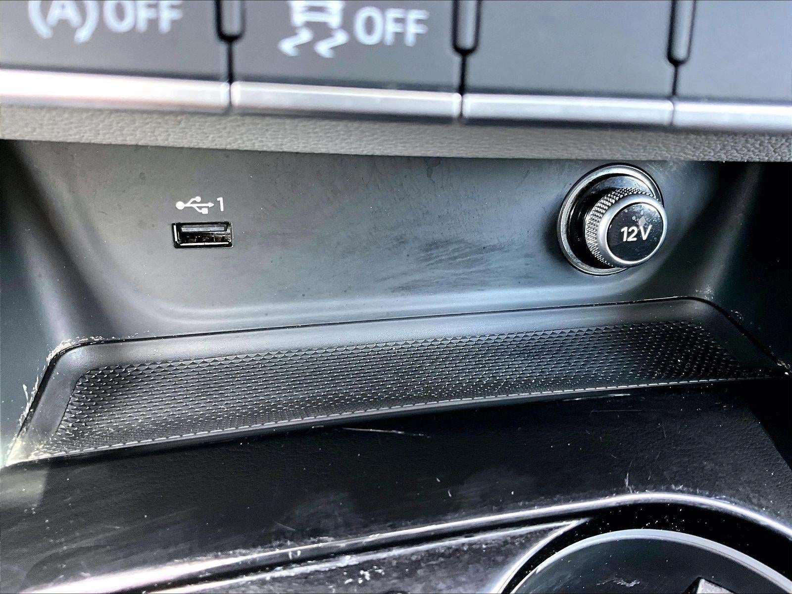 2020 Audi A4 Sedan Premium 40 TFSI