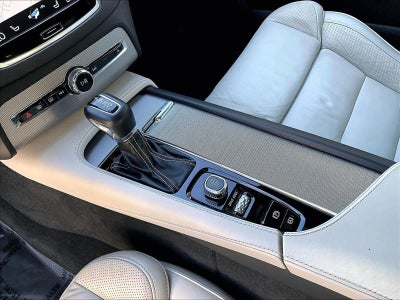 2020 Volvo XC90 T5 AWD R-Design 7 Passenger