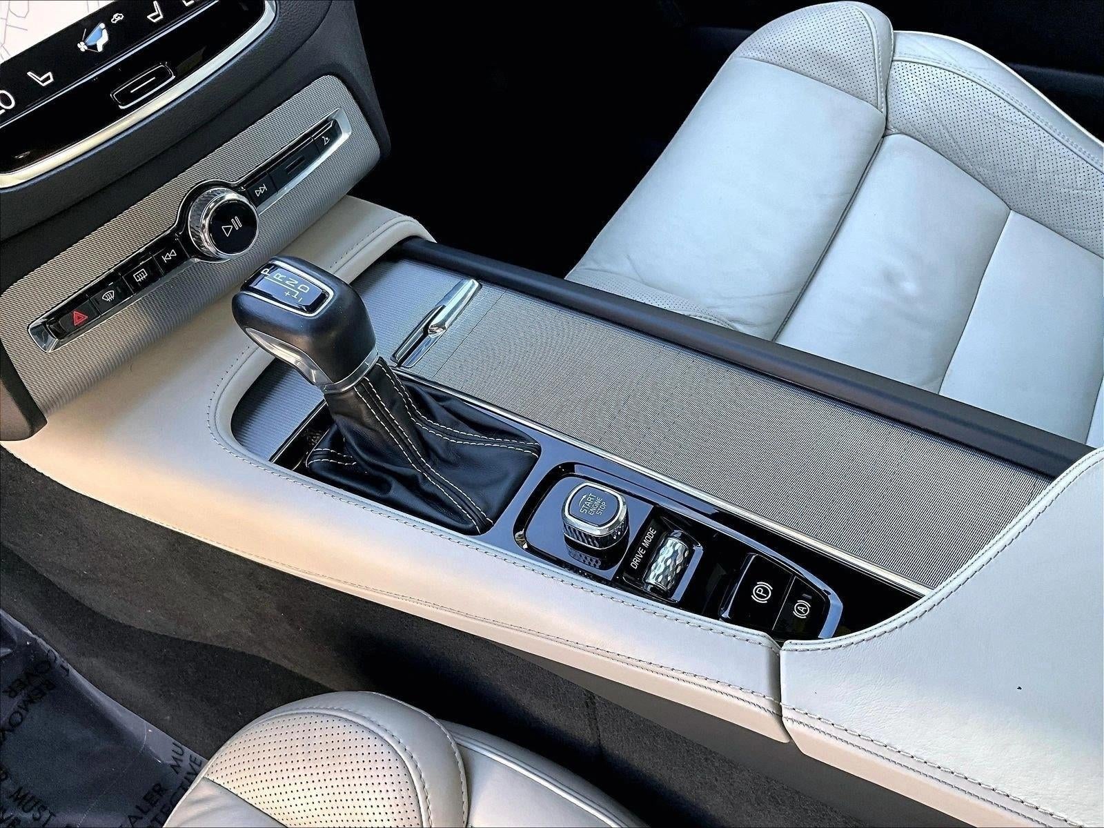 2020 Volvo XC90 T5 AWD R-Design 7 Passenger