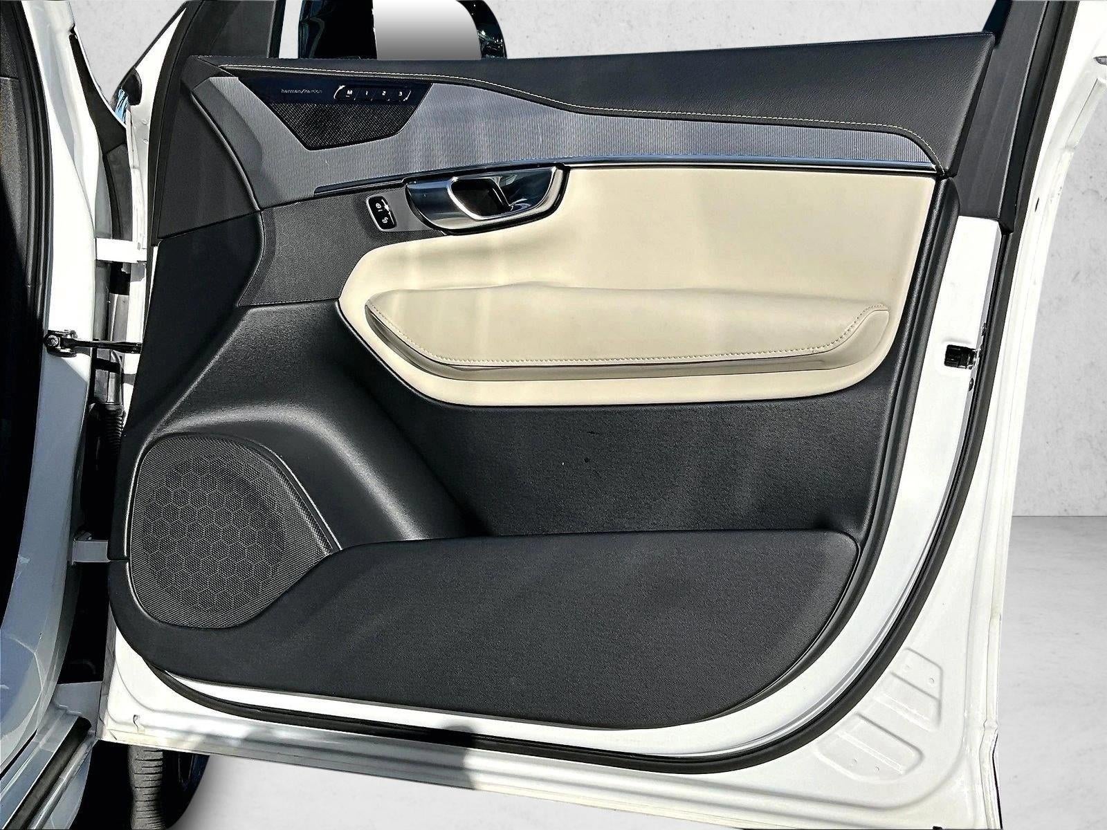 2020 Volvo XC90 T5 AWD R-Design 7 Passenger