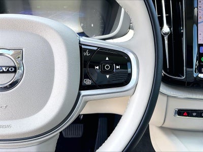 2022 Volvo XC60 B5 FWD Inscription
