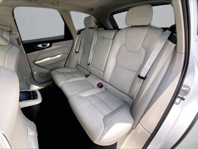 2022 Volvo XC60 B5 FWD Inscription