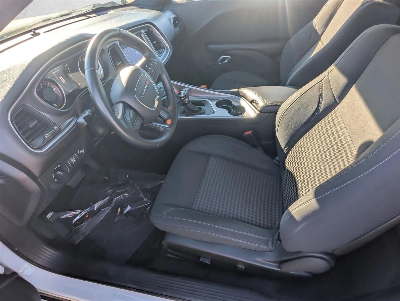 2019 Dodge Challenger SXT RWD