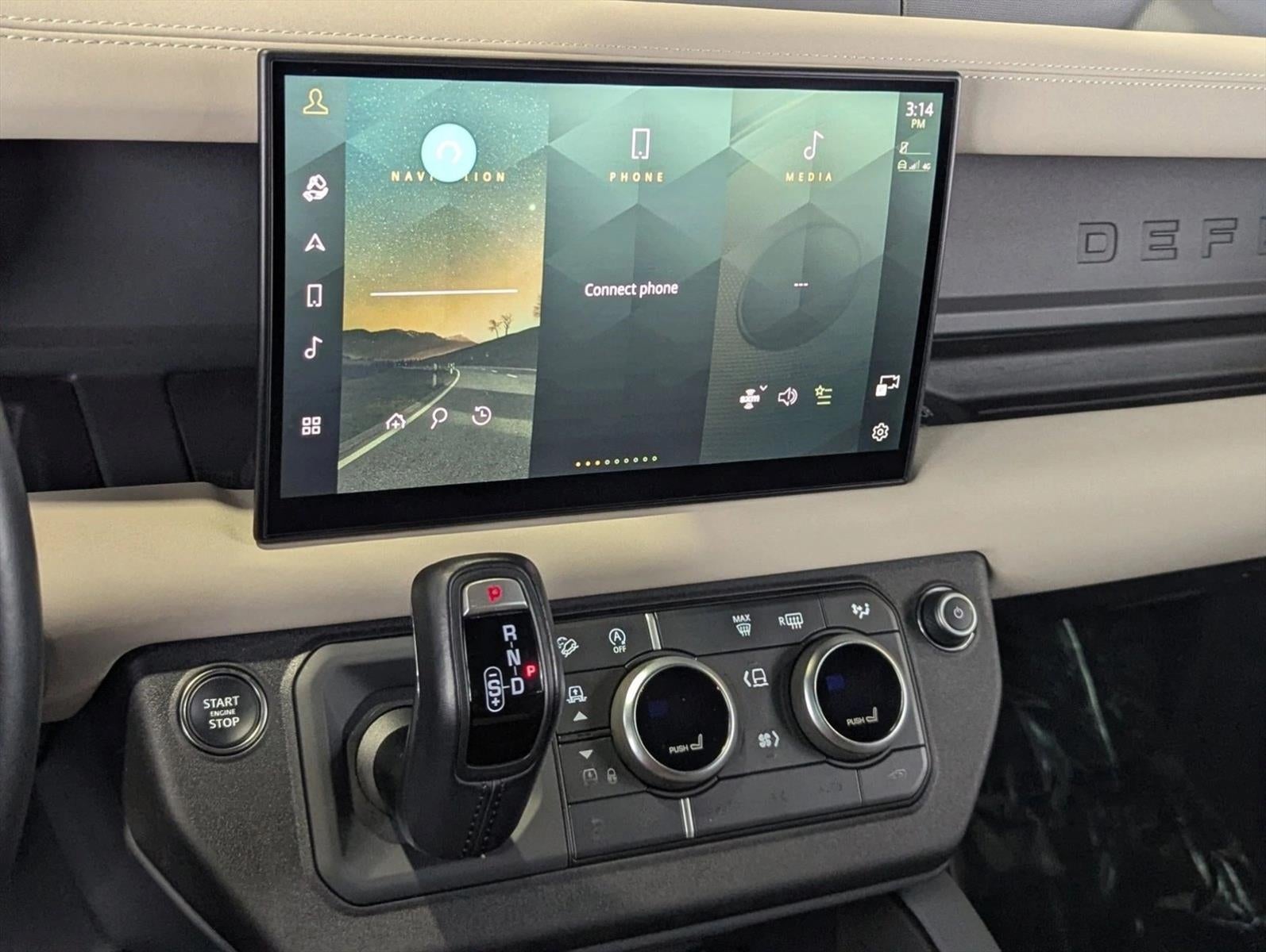 2023 Land Rover Defender 130 X-Dynamic SE AWD