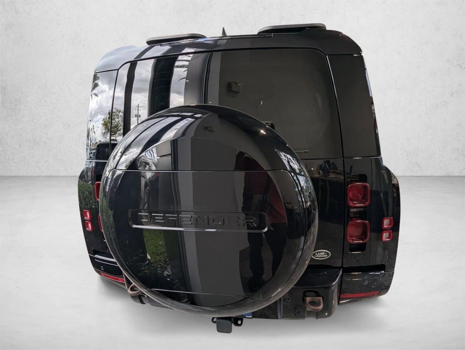 2023 Land Rover Defender 130 X-Dynamic SE AWD