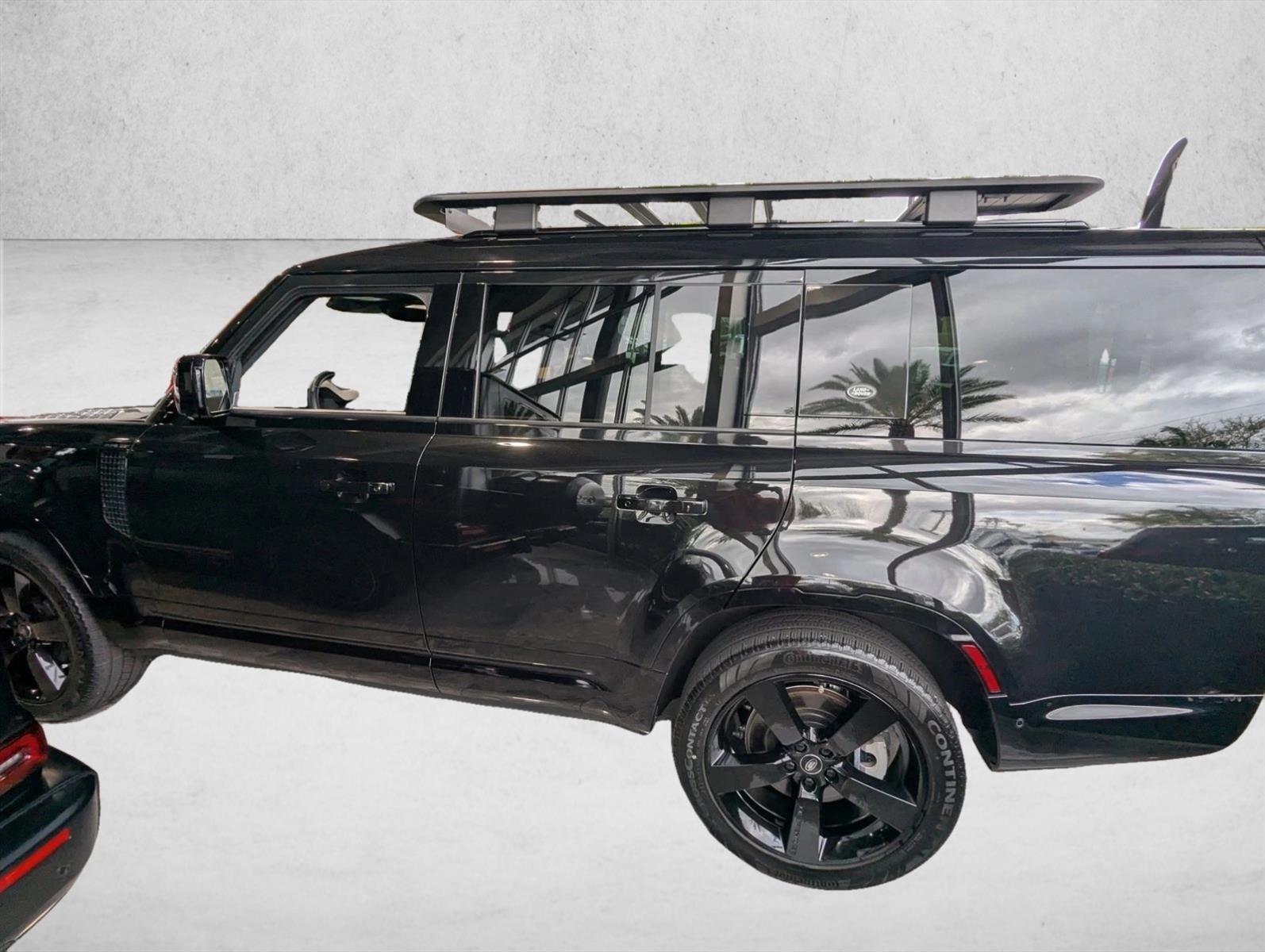 2023 Land Rover Defender 130 X-Dynamic SE AWD