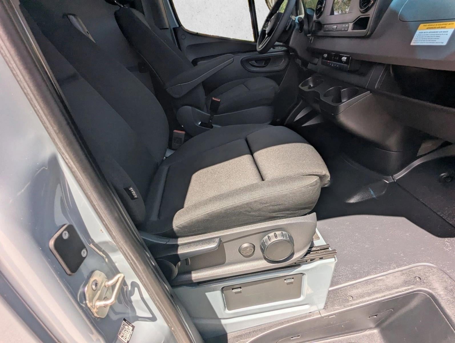 2023 Mercedes-Benz Sprinter Cargo Van 2500 Standard Roof I4 Gas 144" RWD