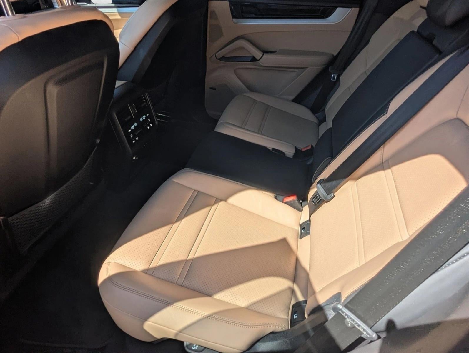 2024 Porsche Cayenne AWD