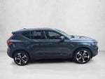 2022 Volvo XC40 T5 AWD Momentum