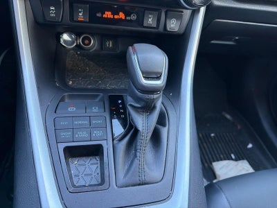 2025 Toyota RAV4 XLE Premium AWD (Natl)