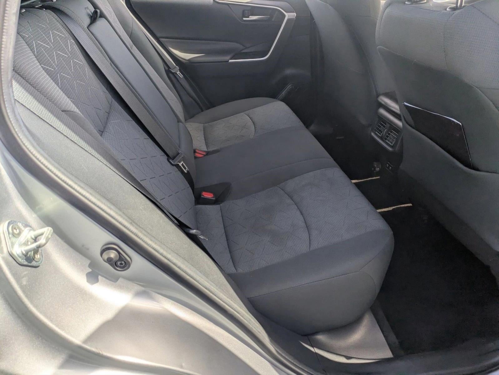 2020 Toyota RAV4 XLE FWD (GS)