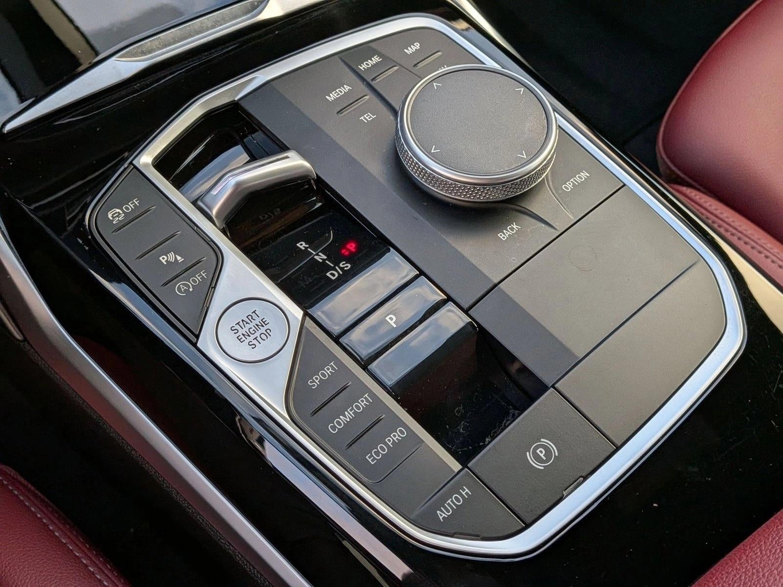 2023 BMW 330i Sedan