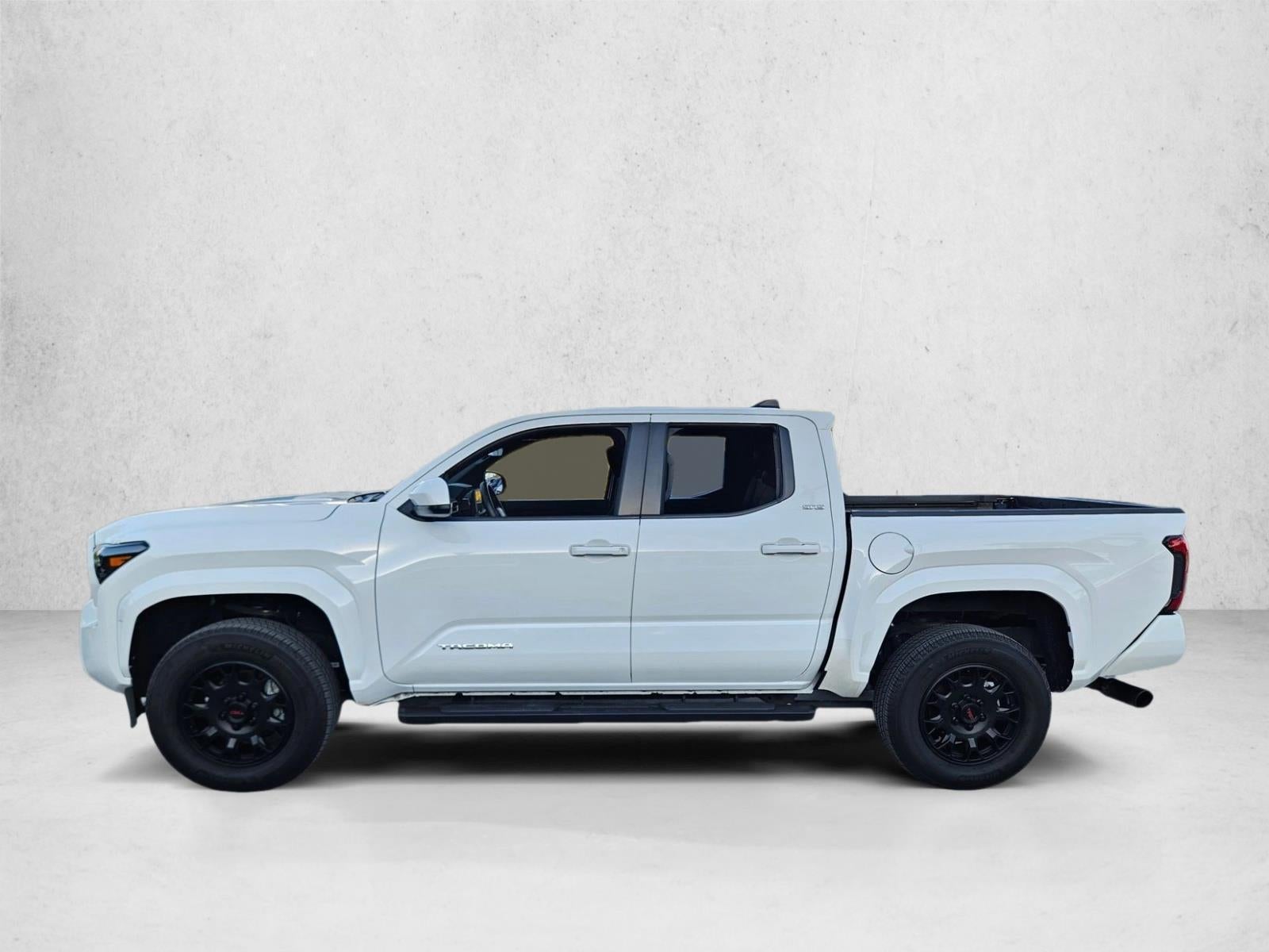 2024 Toyota Tacoma 2WD 2WD SR5 Double Cab 5' Bed AT (Natl)