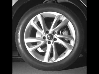 2017 INFINITI QX30 Premium FWD