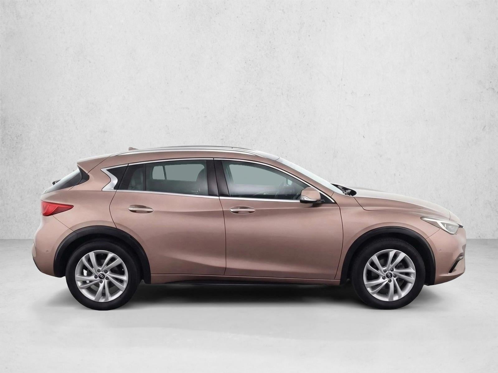 2017 INFINITI QX30 Premium FWD