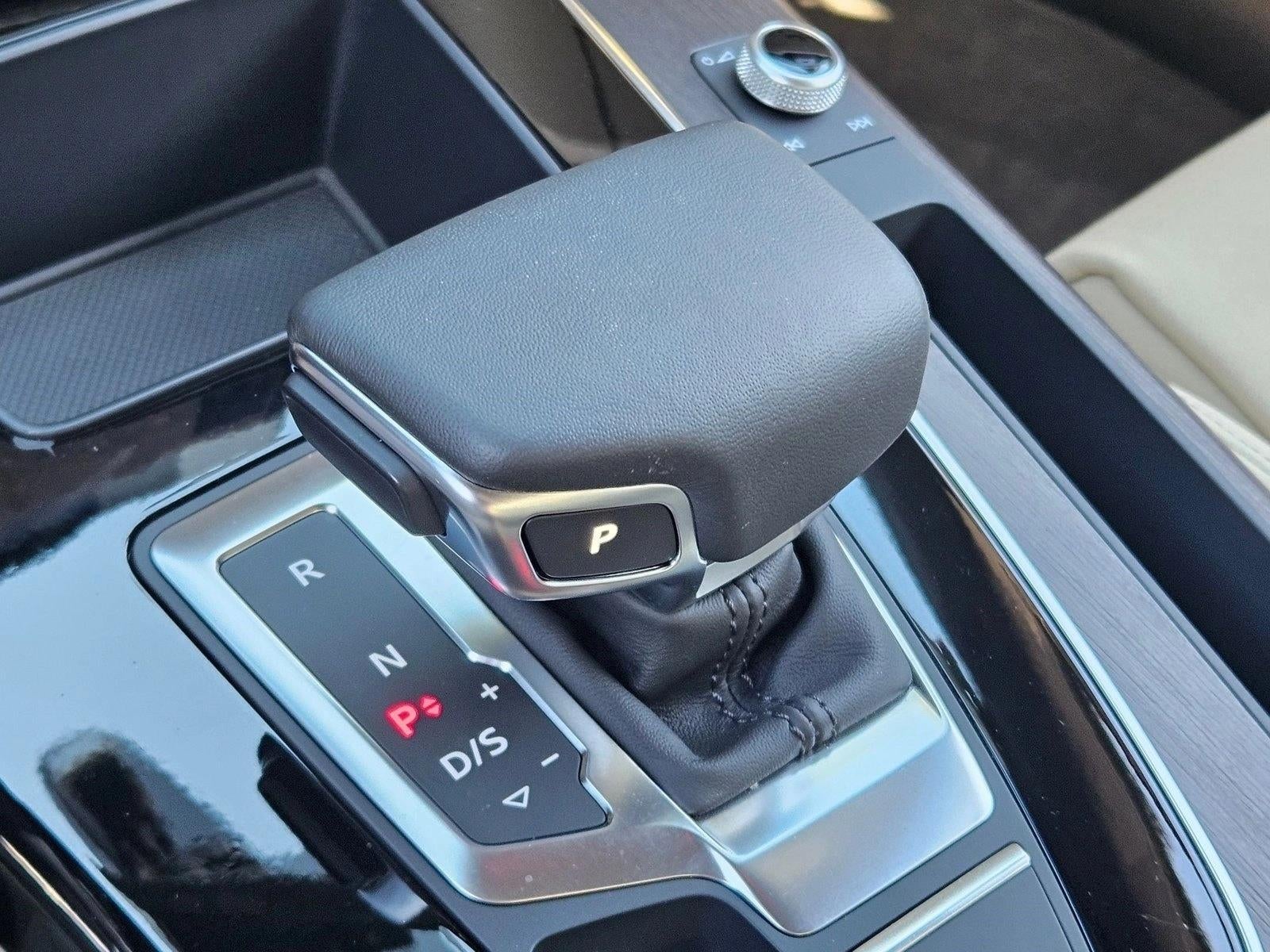 2025 Audi Q5 S line Premium Plus 55 TFSI e quattro