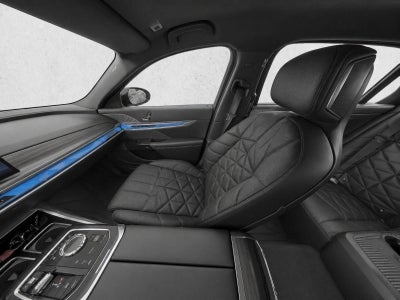 2023 BMW 740i Sedan