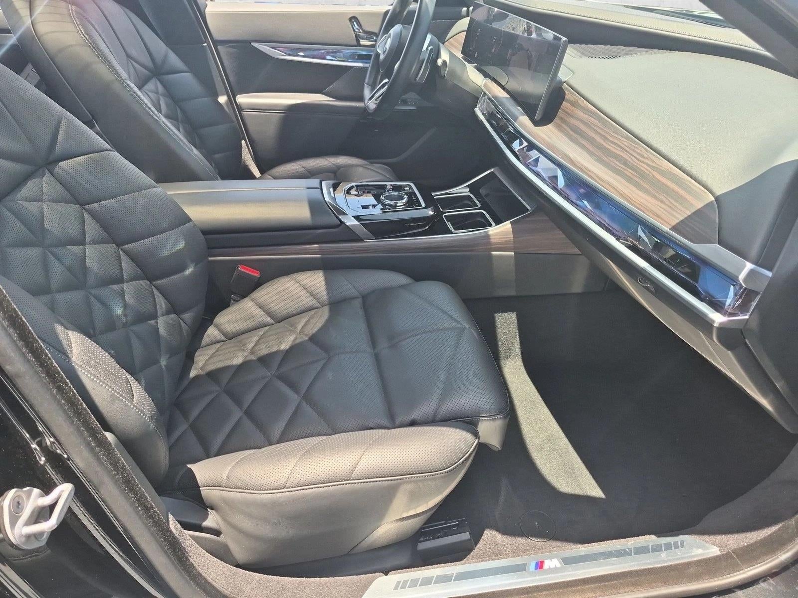 2023 BMW 740i Sedan