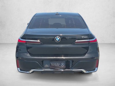 2023 BMW 740i Sedan