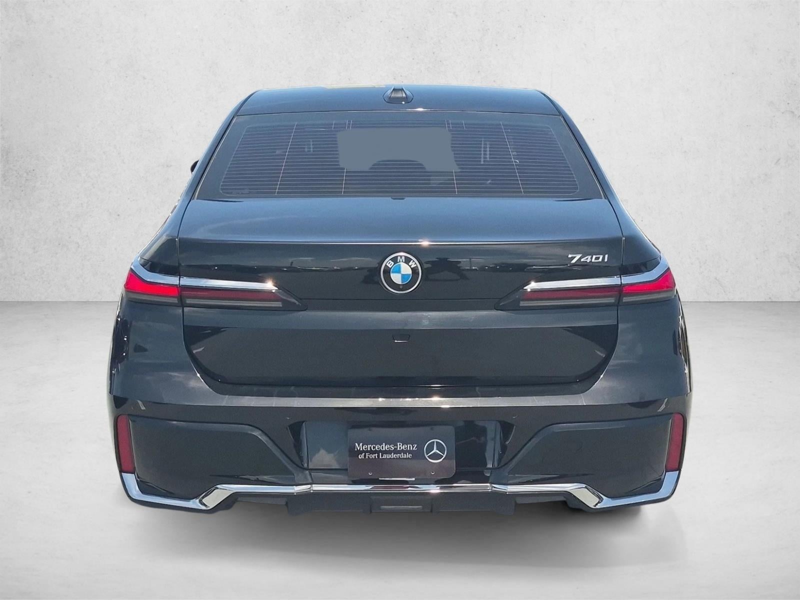 2023 BMW 740i Sedan