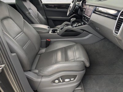 2019 Porsche Cayenne E-Hybrid AWD