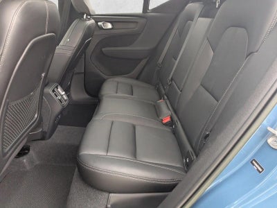 2023 Volvo XC40 B4 FWD Plus Dark Theme