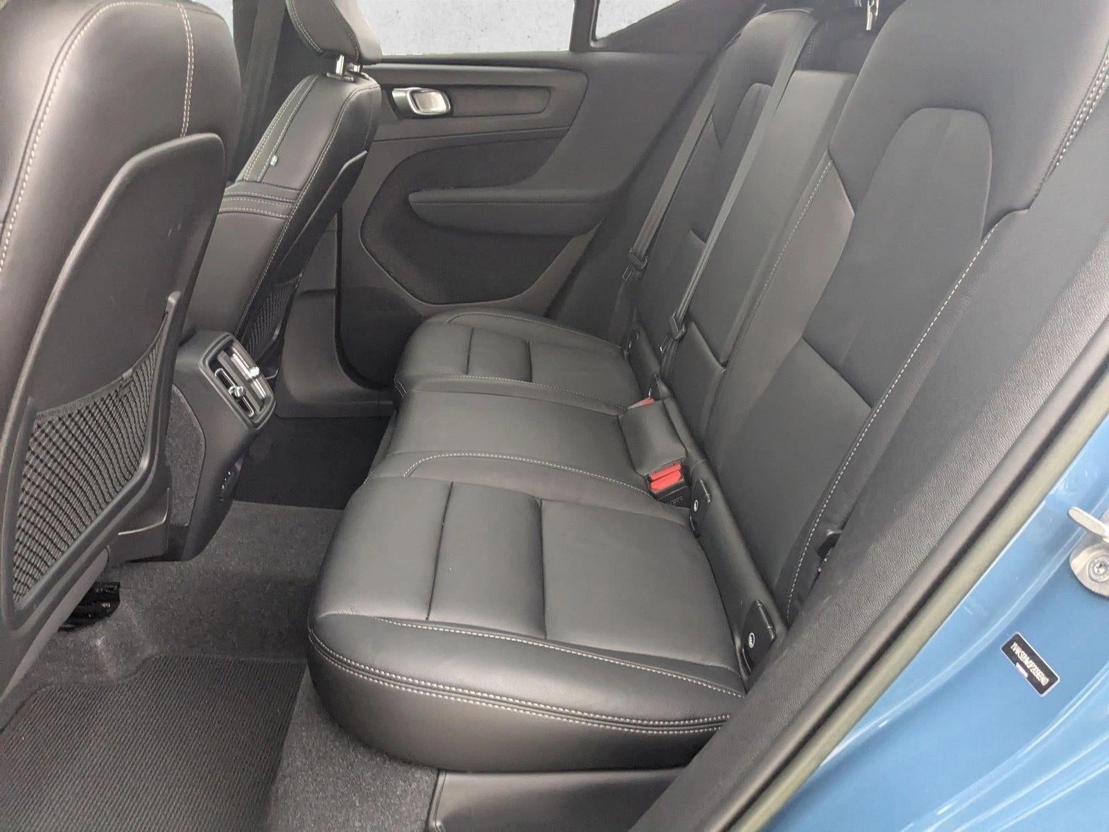 2023 Volvo XC40 B4 FWD Plus Dark Theme