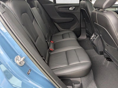 2023 Volvo XC40 B4 FWD Plus Dark Theme