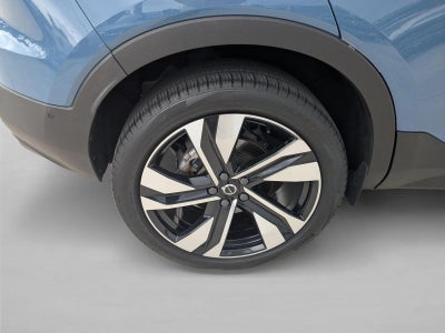 2023 Volvo XC40 B4 FWD Plus Dark Theme