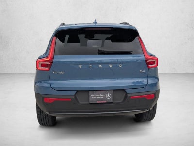 2023 Volvo XC40 B4 FWD Plus Dark Theme