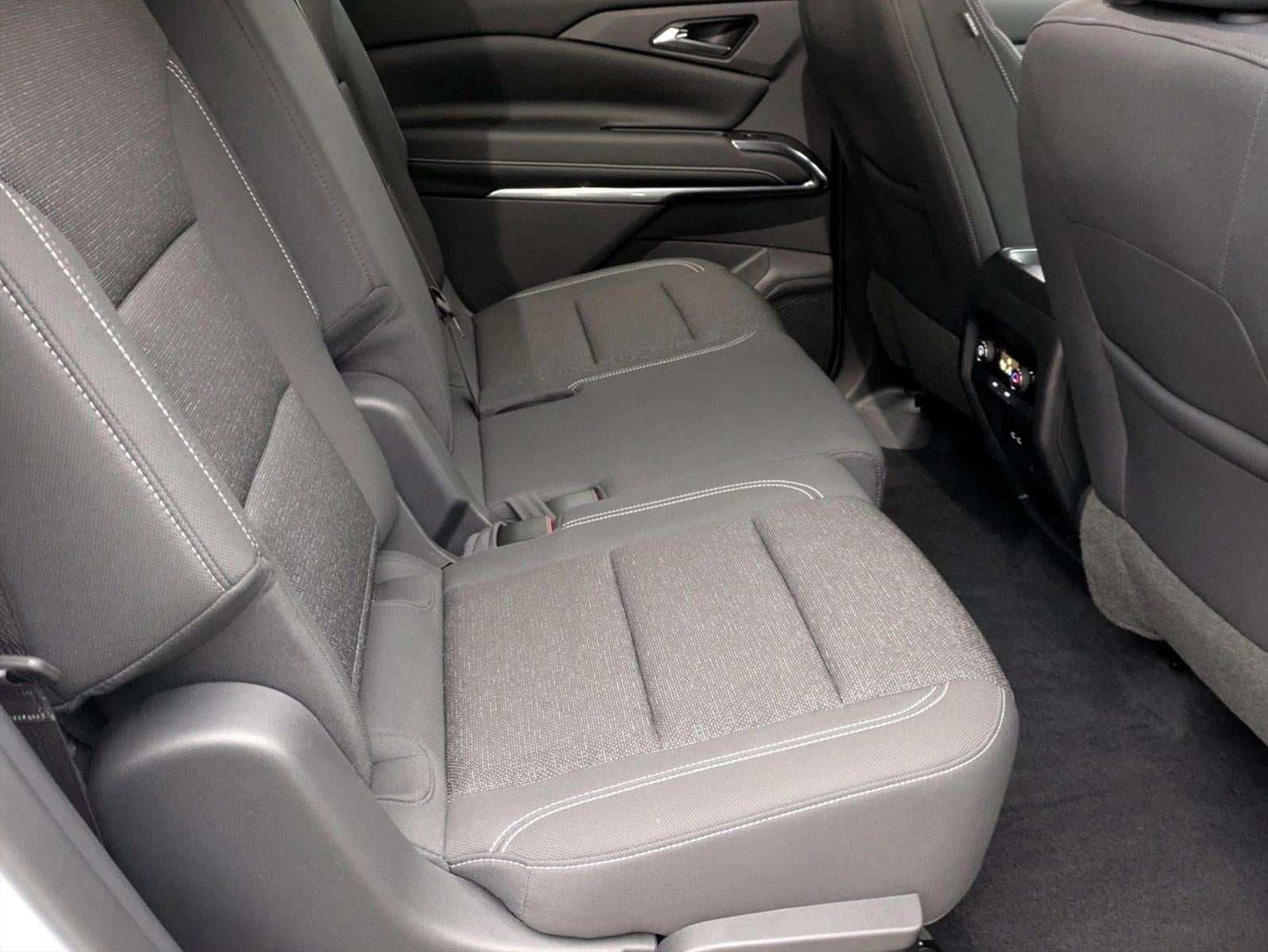 2024 Chevrolet Traverse LS w/1LS