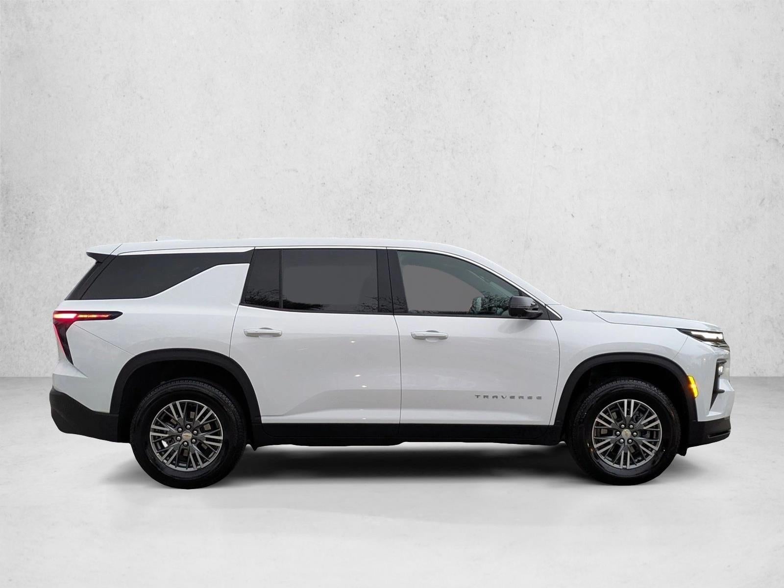 2024 Chevrolet Traverse LS w/1LS