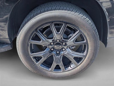 2025 Chevrolet Suburban 4WD LT