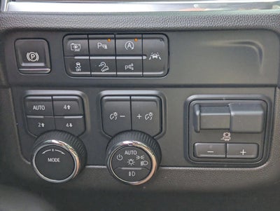 2025 Chevrolet Suburban 4WD LT