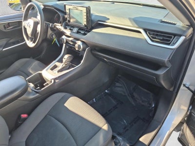 2022 Toyota RAV4 LE FWD (GS)